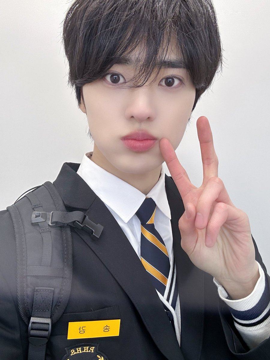 TPST__official's tweet photo. [📸TEMPIC]

25.03.19 #빌런의나라 

기다리고 기다리던 빌런의 나라 첫 방송💙
임팩트 있게 등장한 송강😎
iE도 물론 함께 관람했겠죠〰❓ 

송(은)강(찬)이와의 여정은 지금부터 시작이니까 є(･Θ･｡)э››
내일도 놓치지 말고 본방사수💘

#TEMPEST #템페스트
#한빈 #형섭 #혁 #은찬 #LEW #태래
#VillainsEverywhere