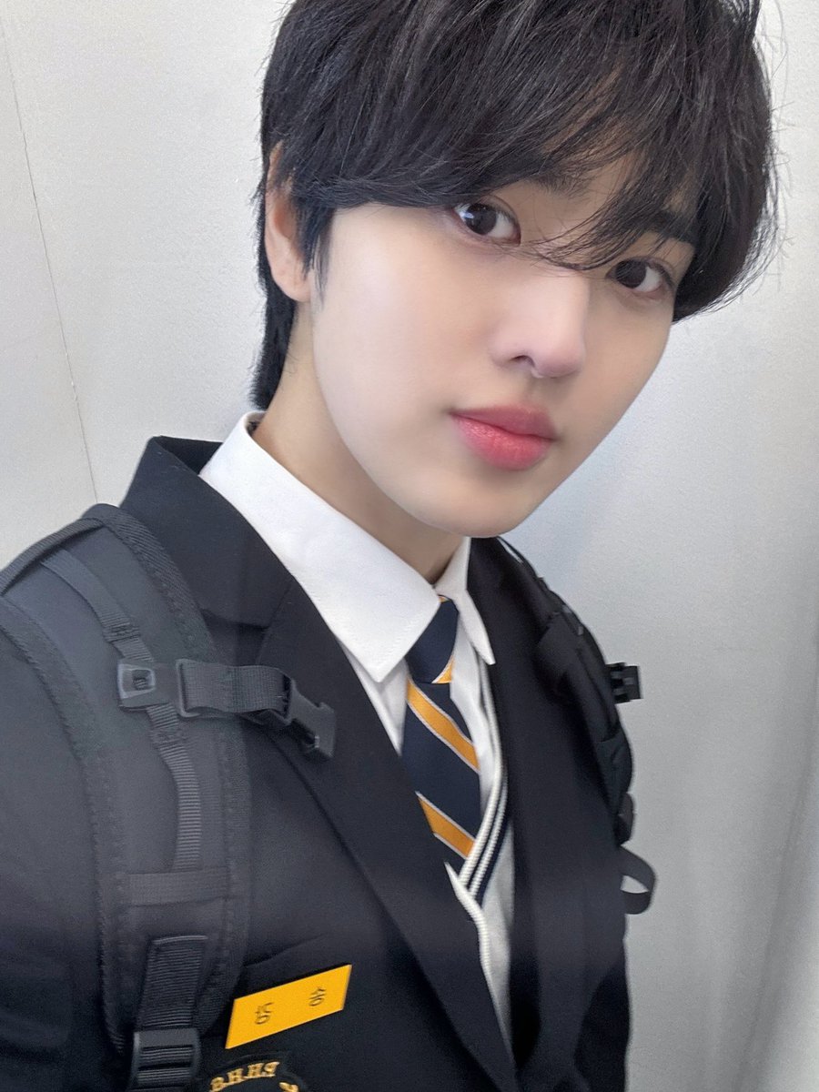 TPST__official's tweet photo. [📸TEMPIC]

25.03.19 #빌런의나라 

기다리고 기다리던 빌런의 나라 첫 방송💙
임팩트 있게 등장한 송강😎
iE도 물론 함께 관람했겠죠〰❓ 

송(은)강(찬)이와의 여정은 지금부터 시작이니까 є(･Θ･｡)э››
내일도 놓치지 말고 본방사수💘

#TEMPEST #템페스트
#한빈 #형섭 #혁 #은찬 #LEW #태래
#VillainsEverywhere