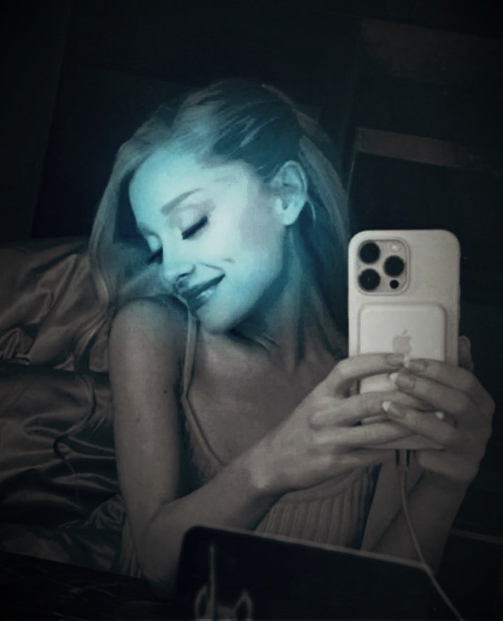 for ariana♡ tweet media