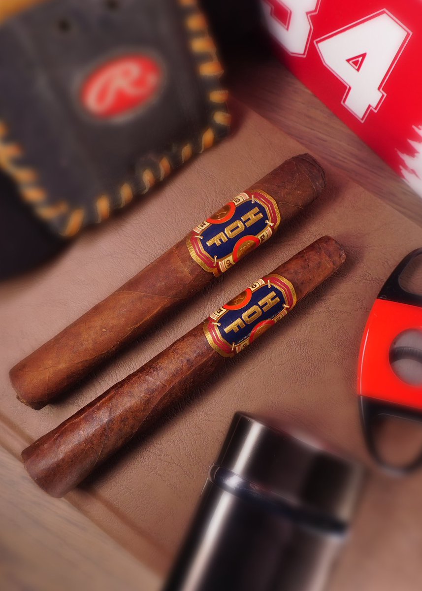 ArtistaCigars's tweet photo. At the homeplate, waiting for that perfect pitch.⚾️💨
Choose the right bat to blast an amazing smoking experience: either Big Papi HOF Toro or the Big Papi HOF Figurado Limited Edition.
Get yours at your local tobacconist✅
#ArtistaCigars #BigPapiHOF https://t.co/KvB8pvDR3B