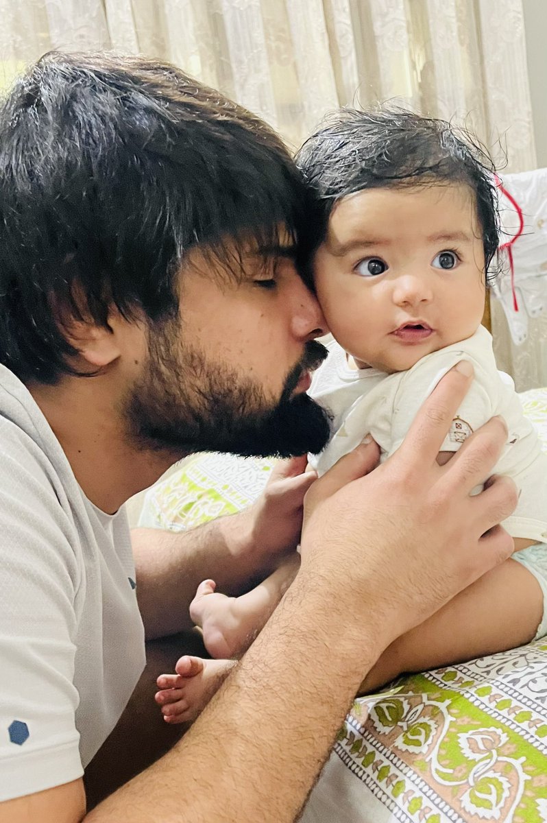 My world in one frame🌍🧿
Introducing our daughter Yoshiidaa Kaddian 👼
@satyawart_kadian ❤️