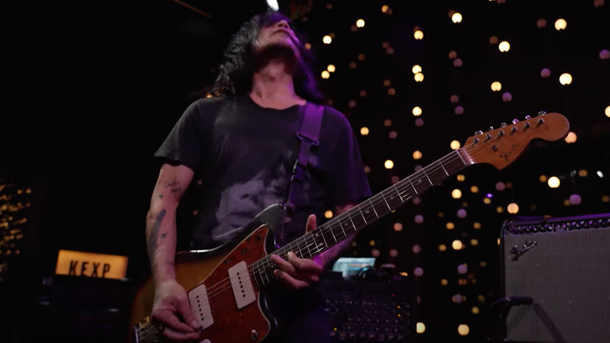 MONO ofrecen una nueva sesión en KEXP. Interpretan tres temas de "OATH", su álbum editado en 2024. Vídeo:    binaural.es/directo/mono-o…