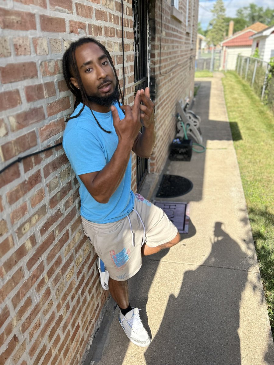 Trayrasta69's tweet photo. blue water pearl 🪼🐳🦋 https://t.co/niBl7qwrkc