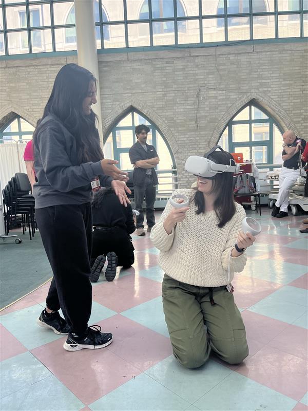 Alex Sigaras (he/him) (@alexsigaras) on Twitter photo Yesterday, <a href="/WeillCornell/">Weill Cornell Medicine</a> 4th-year med students experienced emergency preparedness training in XR, a collaboration between AI-XR Lab <a href="/WCMEnglanderIPM/">WCM Englander Institute for Precision Medicine</a> and XRAIL from Anesthesiology.
#MedEd #XR #Innovation
🧵1/2👇 Yesterday, <a href="/WeillCornell/">Weill Cornell Medicine</a> 4th-year med students experienced emergency preparedness training in XR, a collaboration between AI-XR Lab <a href="/WCMEnglanderIPM/">WCM Englander Institute for Precision Medicine</a> and XRAIL from Anesthesiology.
#MedEd #XR #Innovation
🧵1/2👇