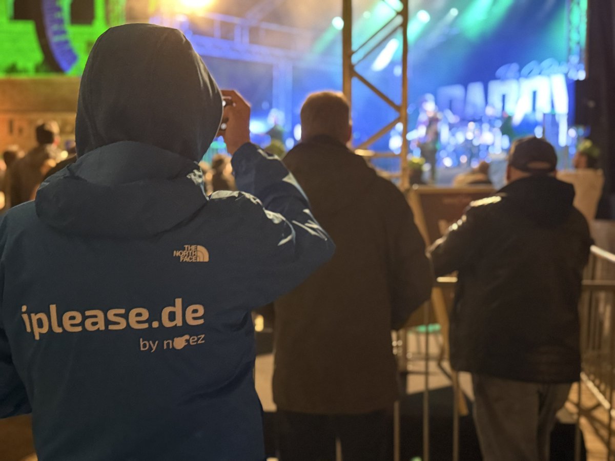 noezDE's tweet image. Beste Unterhaltung auf der Shamrock Shake Party des #cloudfest @cloudfest 🙋‍♂️🕺🪩