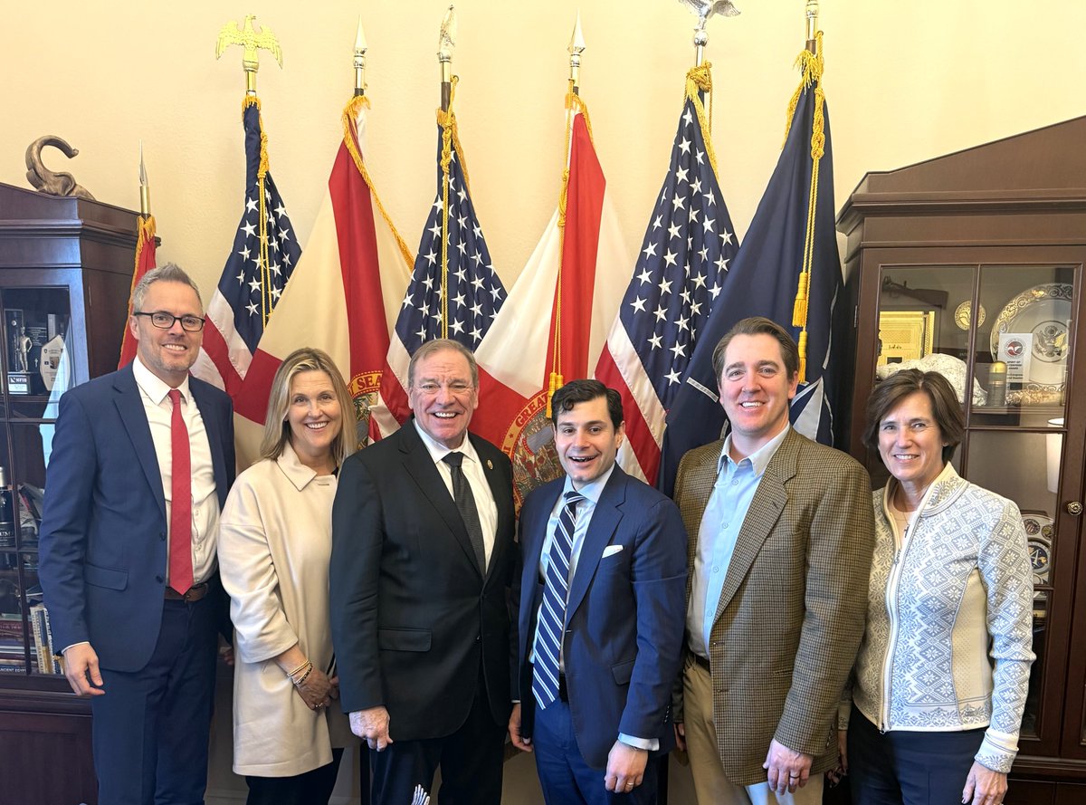 PsychedelicsRX's tweet image. Great conversation with Rep. @DrNealDunnFL2 about how we’re advocating for @US_FDA approval of prescription psychedelics so that millions of American patients – in Florida and around the country – can safely and effectively access these potentially transformative treatments.