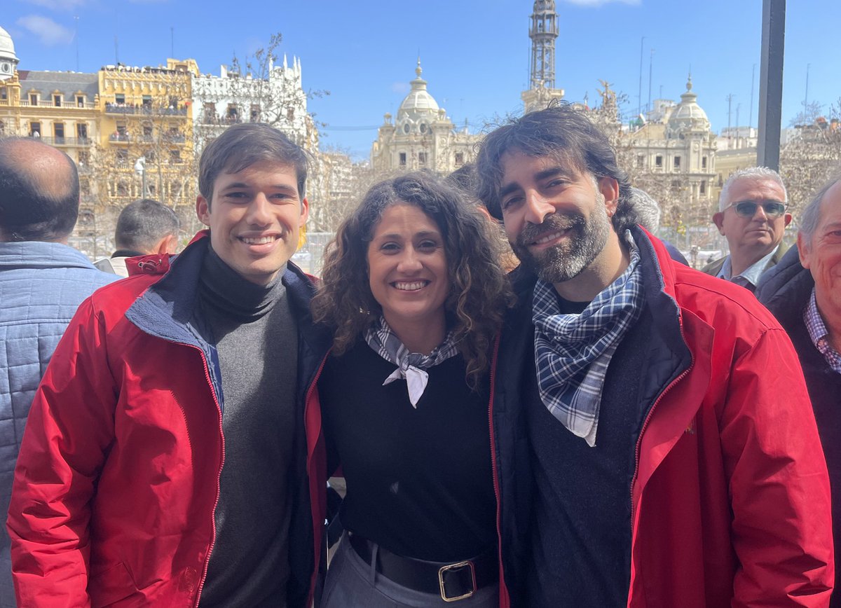 PSOEValencia's tweet image. Hui hem gaudit de l’última mascletà de les #Falles25 💥

Impressionant espectacle a càrrec de la pirotècnia #CaballerFX de Montcada, que hem viscut junt amb la nostra companya @EnmaLopez.

#Mascletà19 🧨