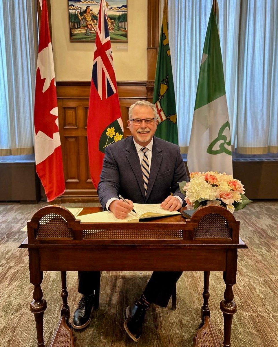 I am truly honoured to be officially sworn in as MPP for Hamilton East-Stoney Creek.

Thank you to our amazing community for once again entrusting me with the privilege of representing you at Queen’s Park. Together, we will keep strengthening our community to ensure that Hamilton