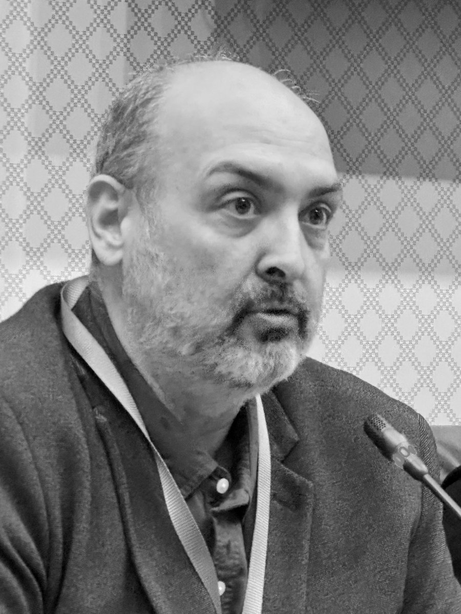 ‘Sense cultura i sense llengua, no hi haurà país’ diu <a href="/joansalatorrent/">Joan Sala Torrent</a>.

I en <a href="/gcapdevila/">Germà Capdevila</a> afegeix: ‘Cal entendre la gravetat de la situació cultural de Catalunya i per això el clam unànime del sector: cal el 2% per cultura’.

Tots dos han aixecat el nivell a la Comissió de