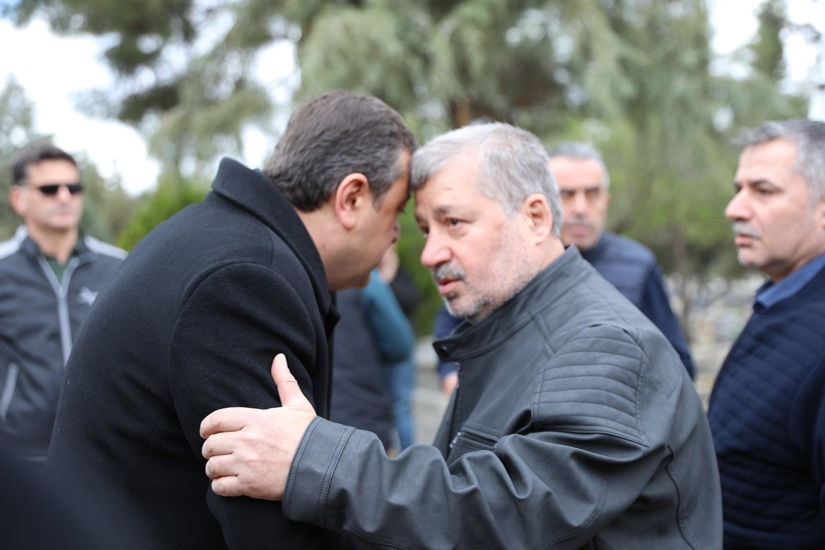 İl yönetim kurulu üyelerimiz ile birlikte; Önceki Dönem İl Yönetim Kurulu Üyemiz Sayın İbrahim Kendirkıran'ın kıymetli babası, Önceki Dönem İl Başkan Yardımcımız Sayın Ali Uncuoğlu'nun ahirete irtihal eden değerli kayınbabası Adil Kendirkıran’ın cenazesine katılım sağladık.