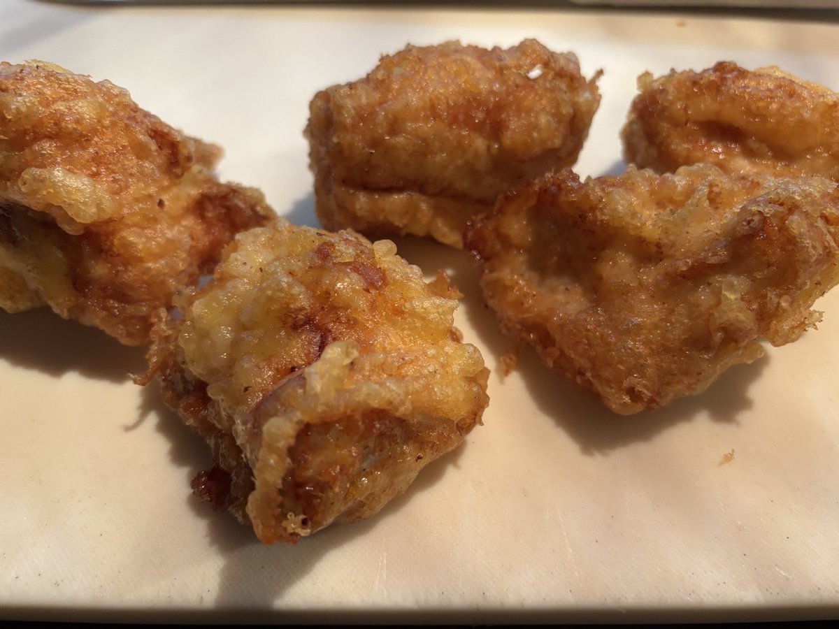 Xgq4CrZxBl4XioM's tweet photo. 柏戦だから柏天だい😤😤😤😤

でかい柏天食べてジャイアントなキリングを観せてもらおうじゃないか😁

柏天、ホルモン、せせりのハットトリック丼
柏天カレヱをよろしくお願いします🙇🙇

#アスルキッチン
#ホル衛モン
#丸将さんが柏天やらないかドキドキした笑
#めっちゃ仕込んだのでたくさん買って https://t.co/H2K5f8gYtV