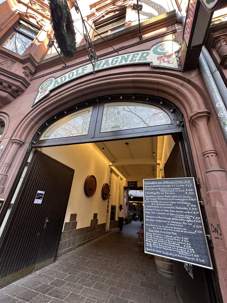 Vic Wong 黄维克 tweet media