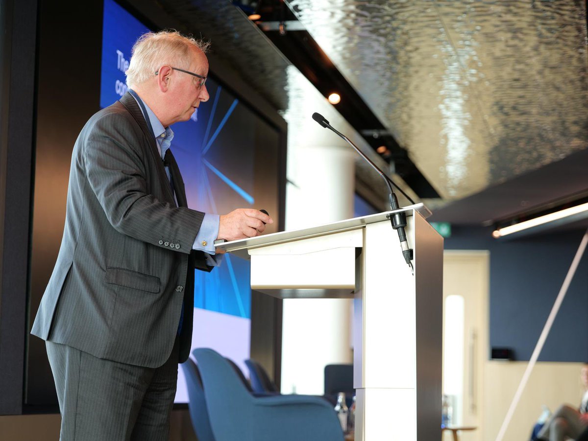 Lightning talks featuring Nick Lewis, CFA, Jordan Griffiths, CFA and Clive Gilchrist are onstage here at our Consultants Conference.

#events #consultantsconference #finance #sustainability #evolution #governance