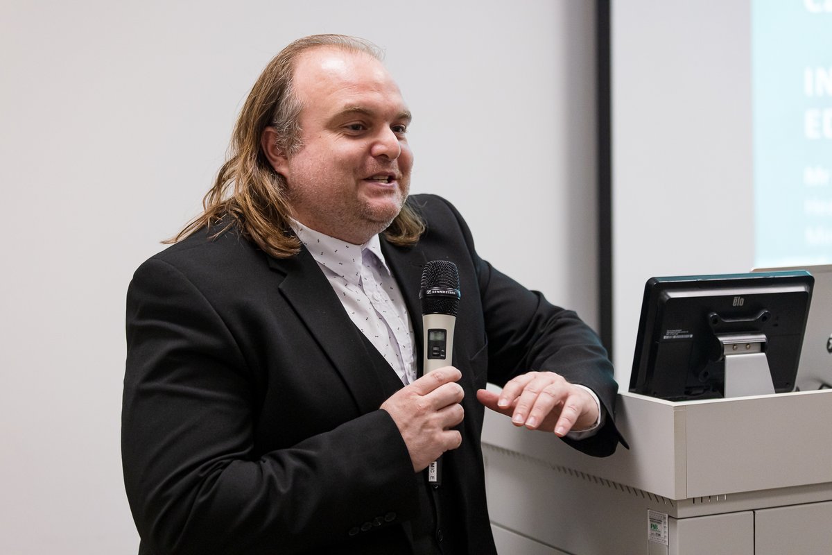 Ondrej Hradil tweet media