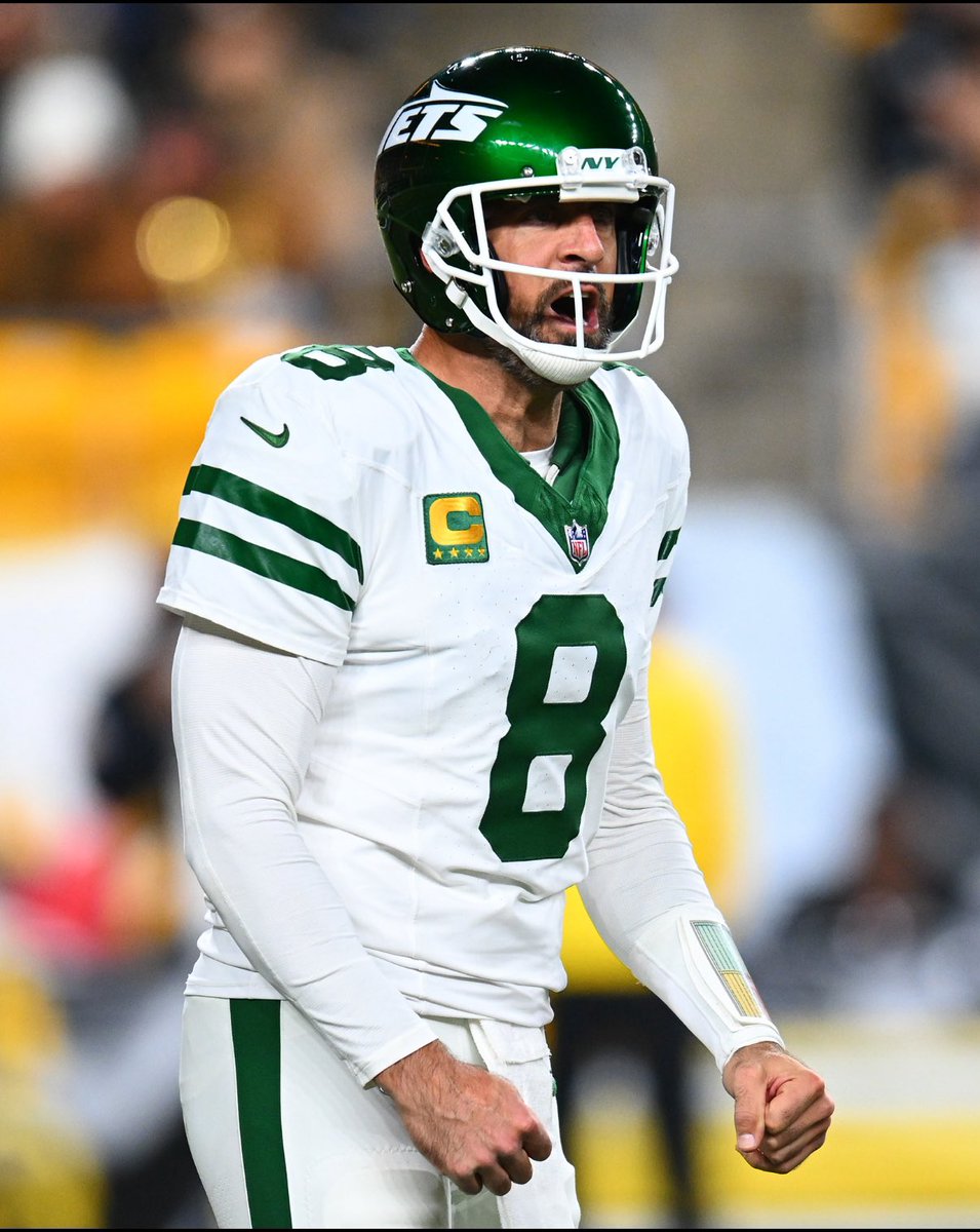 AdamSchefter's tweet photo. Nothing related to Minnesota has altered Aaron Rodgers’ timeline. One source monitoring Rodgers’ potential decision about the 2025 season said this morning that the free-agent QB still “is in no rush at all.” https://t.co/rSEGoYSX0M