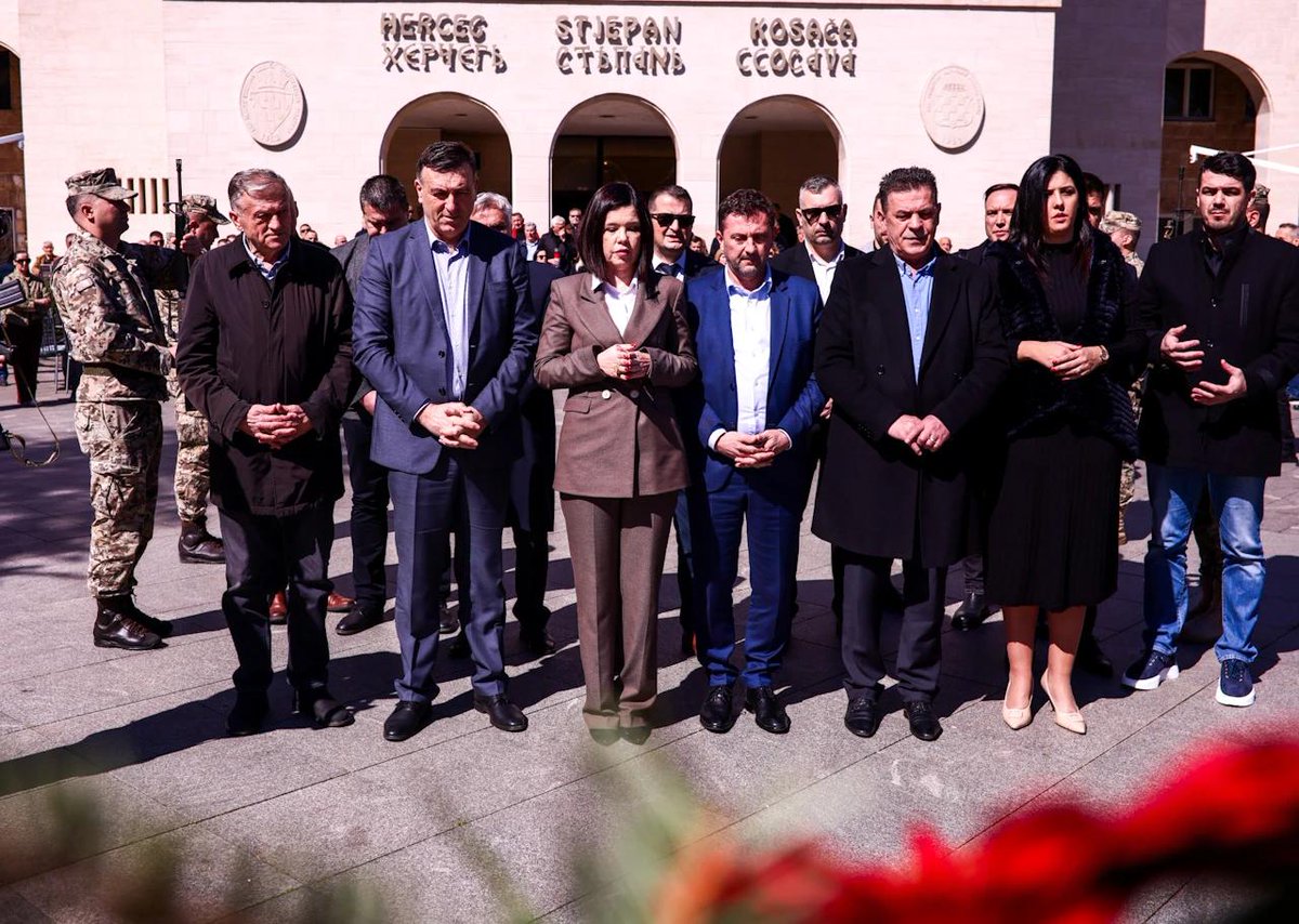 HDZBiHHNZ's tweet photo. Obilježena 31. obljetnica raspuštanja logora IV. osnovna škola u Mostaru

https://t.co/KZQCO4KmYS https://t.co/A4apW28Iax
