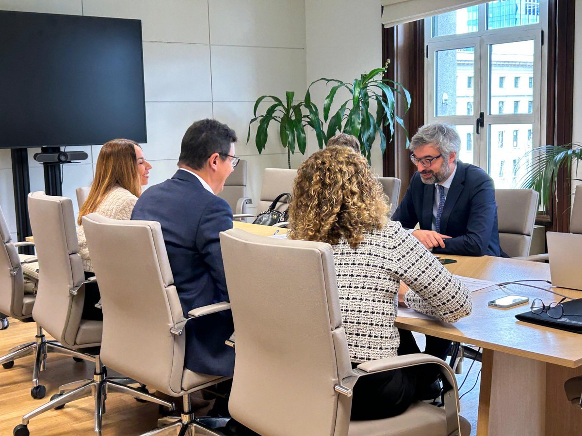 ℹ️ El Gobierno de Canarias acuerda con el Estado una nueva adenda al convenio de carreteras para su prórroga hasta 2030.

🔗 Más información: www3.gobiernodecanarias.org/noticias/el-ej…