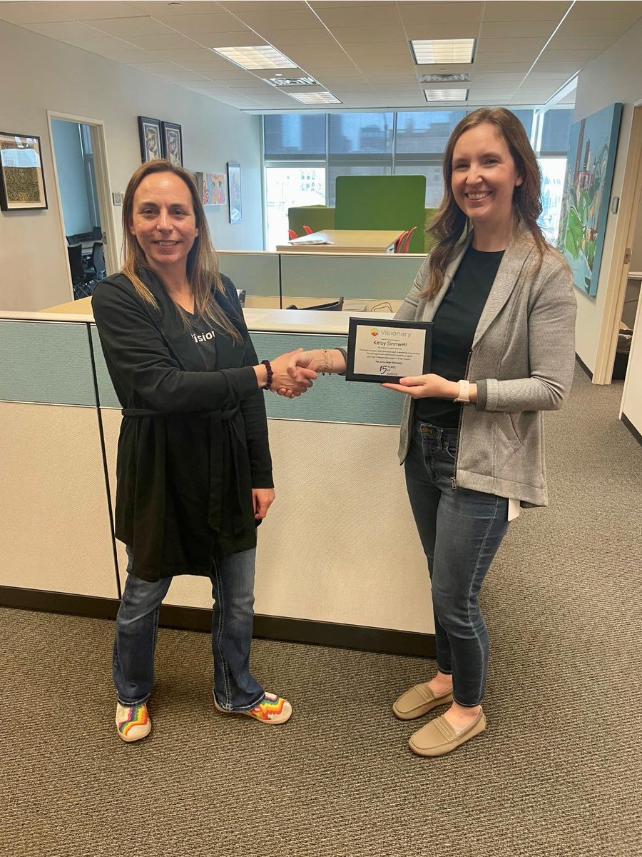 Big shoutout to Sr. Project Manager Kelsy Sinnwell on her 15-year milestone with Visionary! 🎉 Kelsy has been a driving force behind successful projects, strong client relationships, and spreading positivity every step of the way. #beVisionary 💫