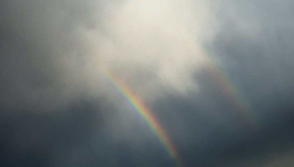 itzhnd's tweet photo. 🌈🌨️ https://t.co/qkfzQcrNKg