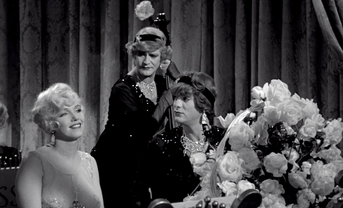ClassicMovieHub's tweet photo. Classic movies that always make you laugh?
Happy # NationalLetsLaughDay https://t.co/sJjcWi75SX