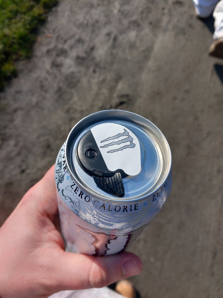 RyanBrady3's tweet photo. Hey @Syndicate bigger cans &amp; resealable! You need these in your very own @MonsterEnergy fridge ! ... hook the man up ! https://t.co/6nZ5Invo3q