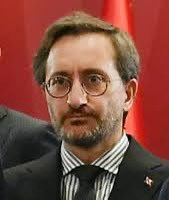 Fahrettin Altun:
"Cumhurbaşkanımızın hukukunu koruyacağız."

Kimin hukuku kimin?