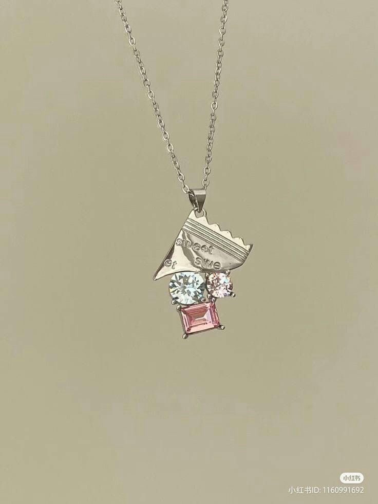 300moods's tweet photo. Candy necklace 🍬 https://t.co/RaZx0lwI3E