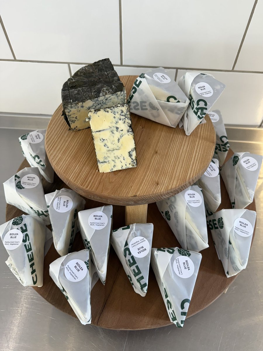 PangCheeseShop's tweet image. This month’s cheese club has been all about a new cheese on the block - Bidlea Blue. Wrapped in edible vine leaves that have been soaked in cider, it hits a perfect balance of milky richness with a peppery bite &amp;amp; a hint of biscuit on the nose! #Cheese #Pangbourne