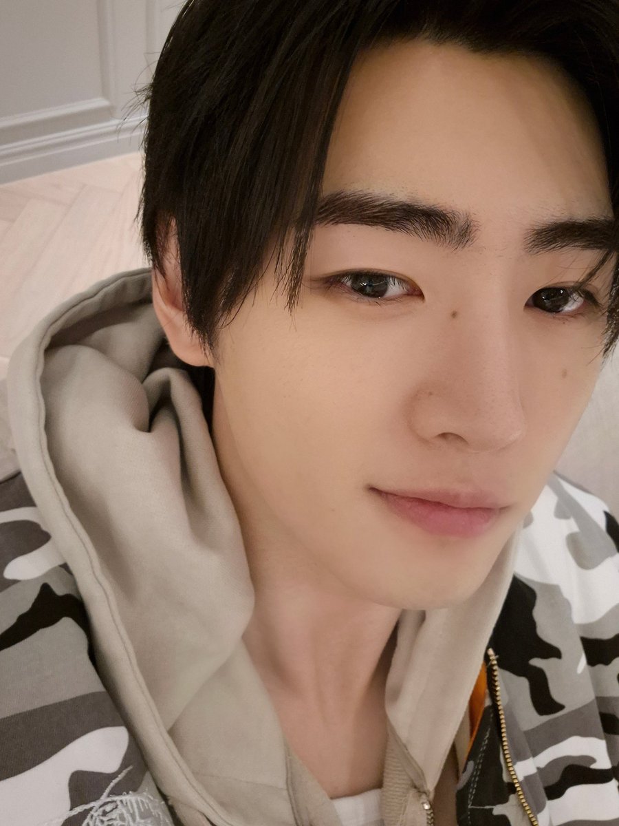 Sunghoon tweet media