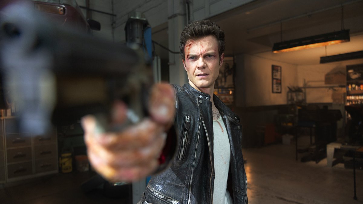 Kill_For_Chiken's tweet photo. Je ne pense pas que ce soit une coïncidence, le réal est fan de Max Payne, c’est pas possible autrement https://t.co/u8JFcmcVam