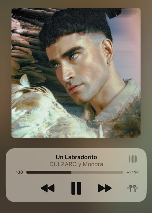 Castiradio's tweet photo. Como tú eres tan gallego y yo soy tan castellano 

nos envidia todo el pueblo cuando vamos de la mano 💅💅

TE MA ZO https://t.co/4DBxX3oGwy