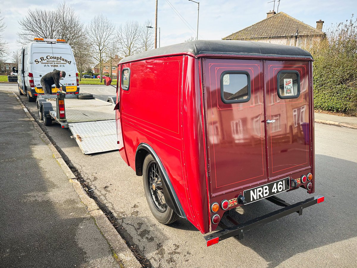 LittleJoeRunner's tweet image. After 30 years of been in the family, my late grandads reliant van is on its way to Spicers Auctioneers at Goole, where hopefully it will find a new loving owner. 
So many great memories with grandad in this van, which totally rebuilt.
#reliant #classiccar #vintagecar #carauction