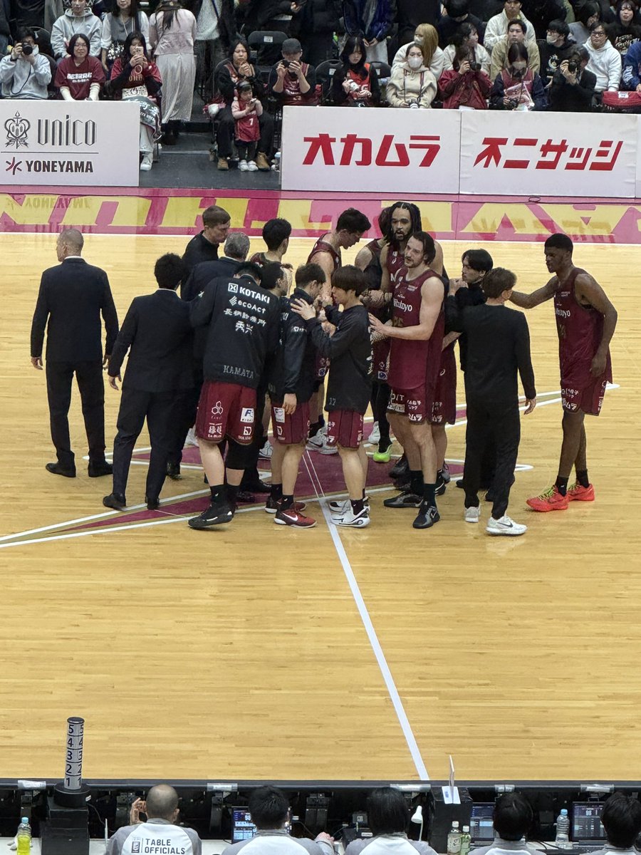 KajigayaC's tweet photo. 後半の粘り!!すごかった😭
小針くんがどうか軽傷でありますように‥
#川崎ブレイブサンダース⚡️
#bravethunders
#おしりの守護神梶ヶ谷クリニック https://t.co/inSCXyRC8M