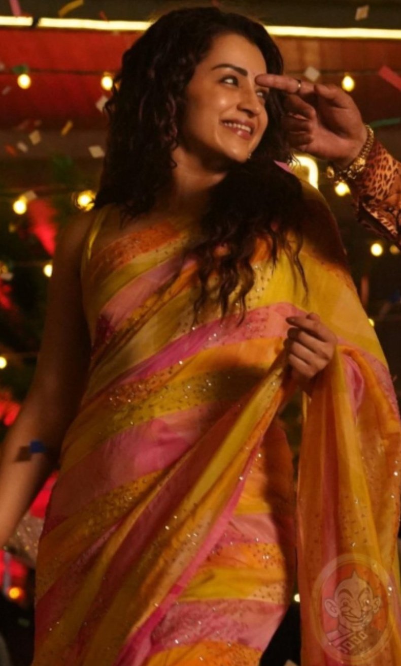 GmaX_SFa8AAc9Gy?format=jpg&name=large