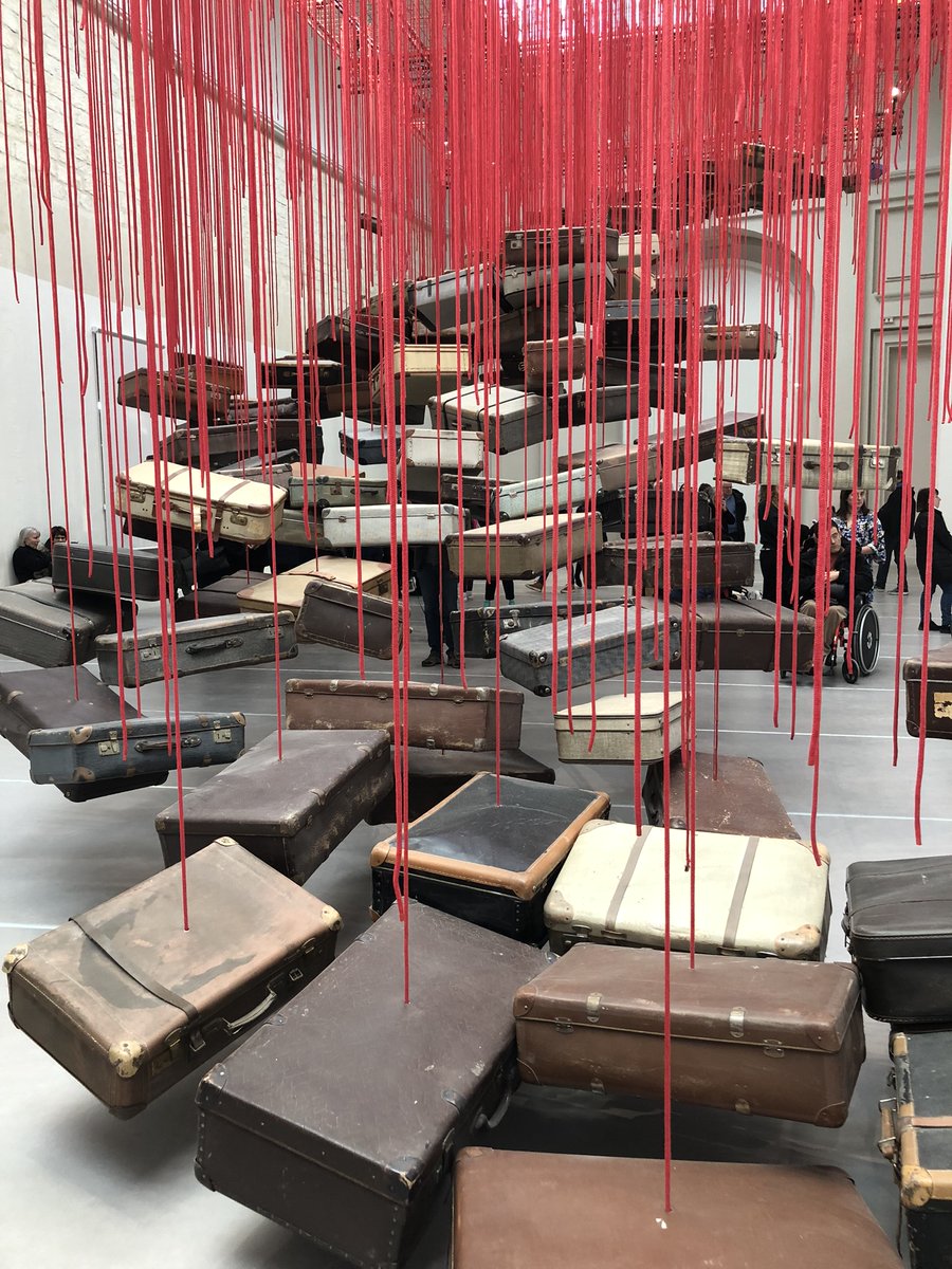 EmaDufour's tweet photo. Encore soufflée et très émue par la 1ère grande exposition de l'artiste Chiharu Shiota à Paris. Je la découvre à la Maison rouge en 2011 et la redécouvre en 2025 au Grand Palais. On n'aime ou on n'aime pas son travail, mais on ne reste pas indifférent à sa puissance évocatrice. https://t.co/K2YXfQzw1O