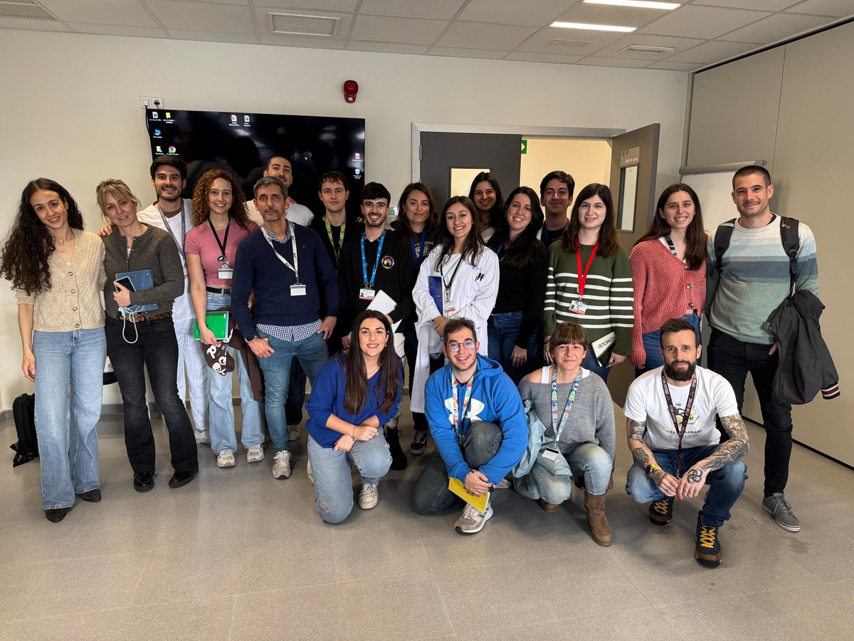 SexyLab (@sexysciencelab) on Twitter photo Hoy hemos tenido la suerte de asistir a un curso de RCP de manos de <a href="/ceasecsim/">SimuPAZ</a> <a href="/IdiPAZScience/">IdiPAZ</a> muchísimas gracias 👏🏼 <a href="/arlosdel/">CArlosdelFresnoSánchez</a> <a href="/ELCOLLAZO/">ED LOPEZ COLLAZO</a> <a href="/Equipodoct/">Viviendo el doctorado 🧬🔬🏳️🌈</a> Hoy hemos tenido la suerte de asistir a un curso de RCP de manos de <a href="/ceasecsim/">SimuPAZ</a> <a href="/IdiPAZScience/">IdiPAZ</a> muchísimas gracias 👏🏼 <a href="/arlosdel/">CArlosdelFresnoSánchez</a> <a href="/ELCOLLAZO/">ED LOPEZ COLLAZO</a> <a href="/Equipodoct/">Viviendo el doctorado 🧬🔬🏳️🌈</a>