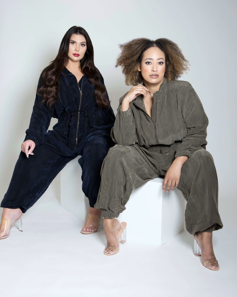 sante_grace's tweet photo. One-and-done luxury. The *Flightsuit* Cupro Jumpsuit is luxury made effortless ✨

https://t.co/SKJ57rjlpC

#santegrace #santegracewoman #plussizefashion #plussize #plussizefashion #plussizestyle #plussizeluxury #plussize #luxury #santegracewoman #curvyfashion #plussizeclothing https://t.co/43Uw6W1GRh