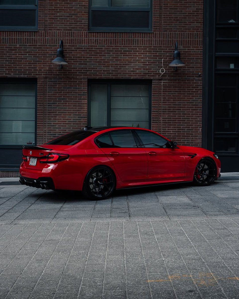 TheAutoHub's tweet photo. BMW F90 M5 COMPETITION ❤️🖤 https://t.co/3EcOtCnQKQ