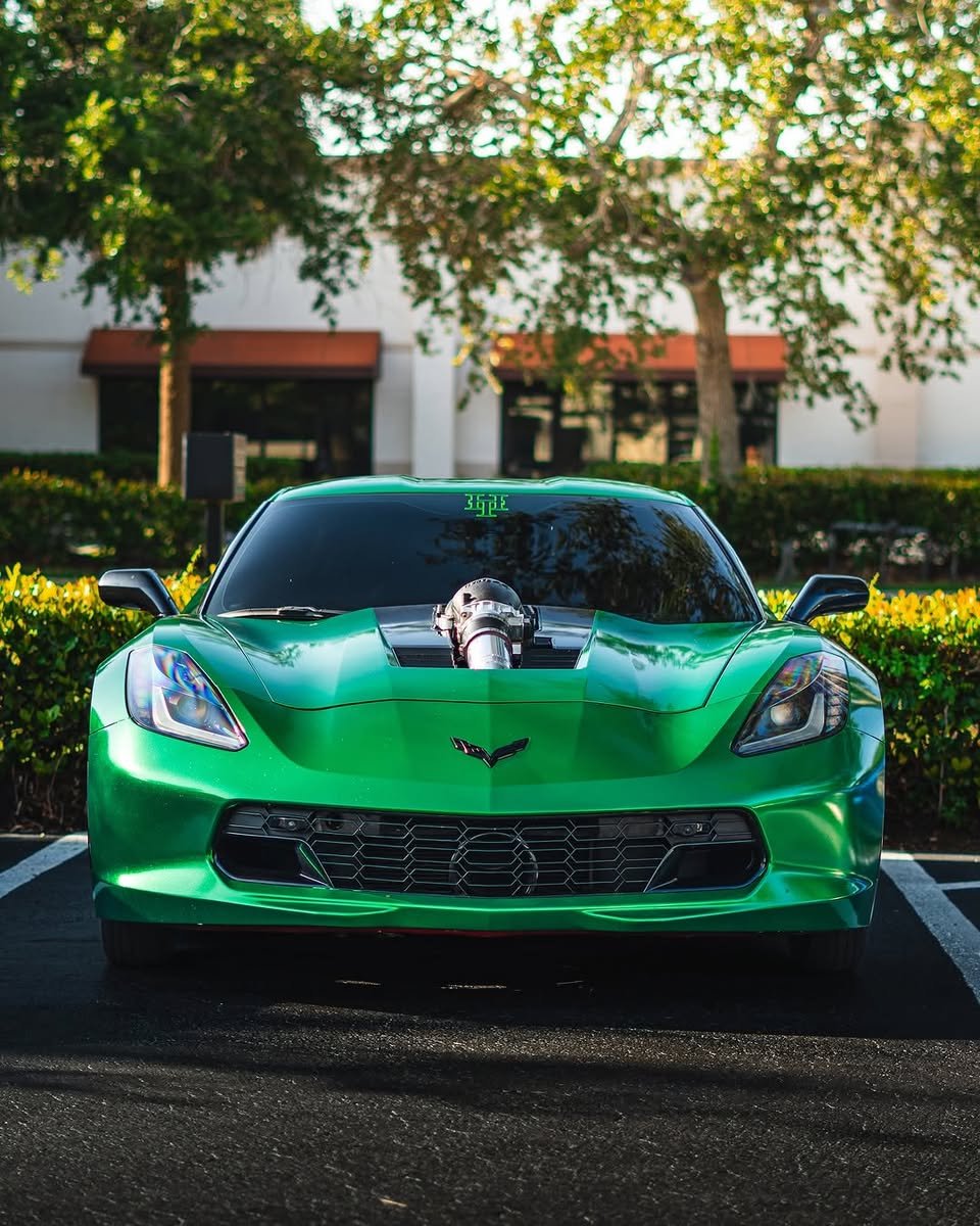 Earnhardt_Chevy's tweet photo. Absolutely stunning. #CorvetteC7
📸: @shotsbylicot // Owner: @cotorra.c7 https://t.co/dMK0Qg9JlW