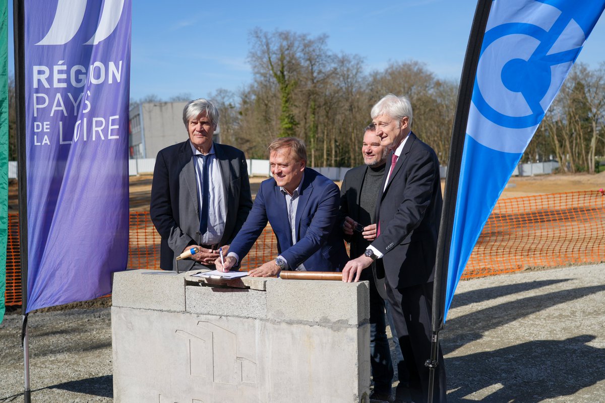 CCI Le Mans & Sarthe (@cci72) on Twitter photo 📢 Ce matin, pose de la 1ère Pierre au Campus Formation <a href="/cci72/">CCI Le Mans & Sarthe</a> pour le coup d'envoi des travaux de construction de 3 bâtiments.
Découvrez la présentation du programme et le film d’animation 👉 bit.ly/4hNv3dg
<a href="/sarthefr/">Département de la Sarthe</a> <a href="/paysdelaloire/">Pays de la Loire</a> <a href="/ofcourselemans/">Of course Le Mans</a> 📢 Ce matin, pose de la 1ère Pierre au Campus Formation <a href="/cci72/">CCI Le Mans & Sarthe</a> pour le coup d'envoi des travaux de construction de 3 bâtiments.
Découvrez la présentation du programme et le film d’animation 👉 bit.ly/4hNv3dg
<a href="/sarthefr/">Département de la Sarthe</a> <a href="/paysdelaloire/">Pays de la Loire</a> <a href="/ofcourselemans/">Of course Le Mans</a>