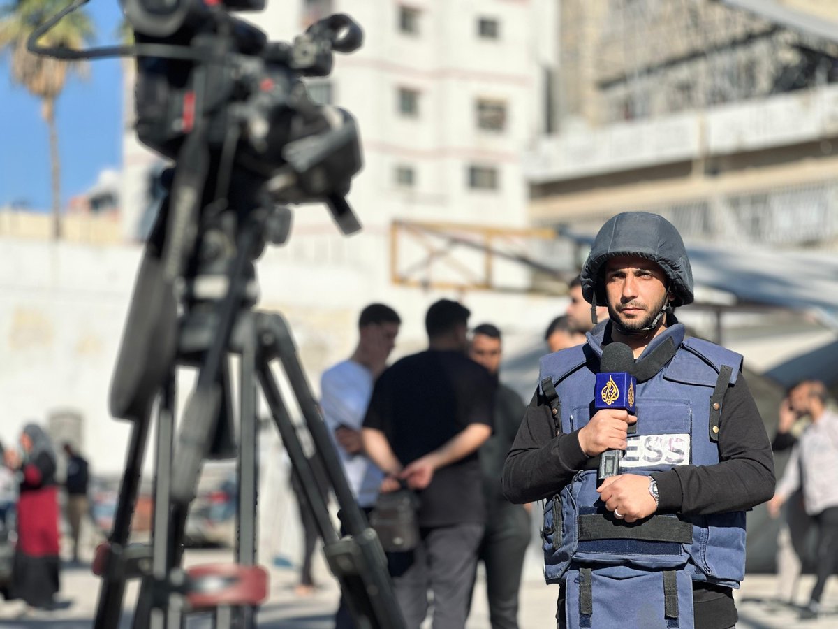 يعز علي ارتداء الدرع والخوذة مرة أخرى، صور أشلاء الأطفال المرعبة عادت من جديد و رائحة الموت في كل مكان.
حسبنا الله ونعم الوكيل