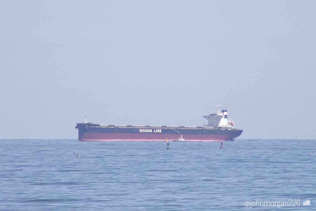 johnmorgan726's tweet photo. The SAKIZAYA LEADER, IMO:9758739 en route to Newport News, Virginia, flying the flag of Panama 🇵🇦. With the pilot boat SUSQUEHANNA 🇺🇸 along side. #WisdomLine #BulkCarrier #SakizayaLeader #PilotBoat #PilotBoatSusquehanna #ShipsInPics https://t.co/Kyp5dRMW3S