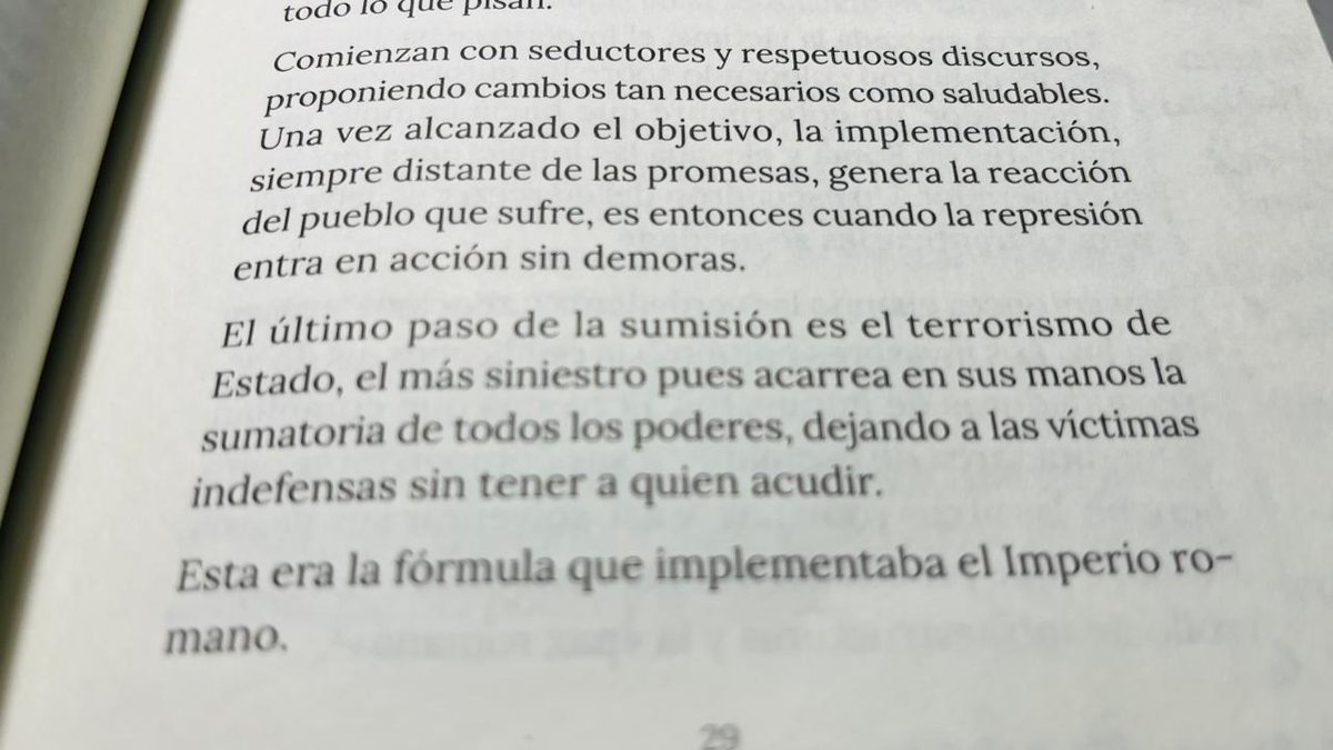 GuillermoPrein's tweet photo. PROFÉTICO
Ante la realidad y la fascinación de algunos x el IMPERIO ROMANO (link @lanacionmas) algunos párrafos del libro "ÉL" que habla de la crucifixión y explica el terrorismo de estado.
"ÉL" fue escrito hace tiempo y publicado el año 2024.

https://t.co/oK6LDY1zgK https://t.co/Q3f947MXcq