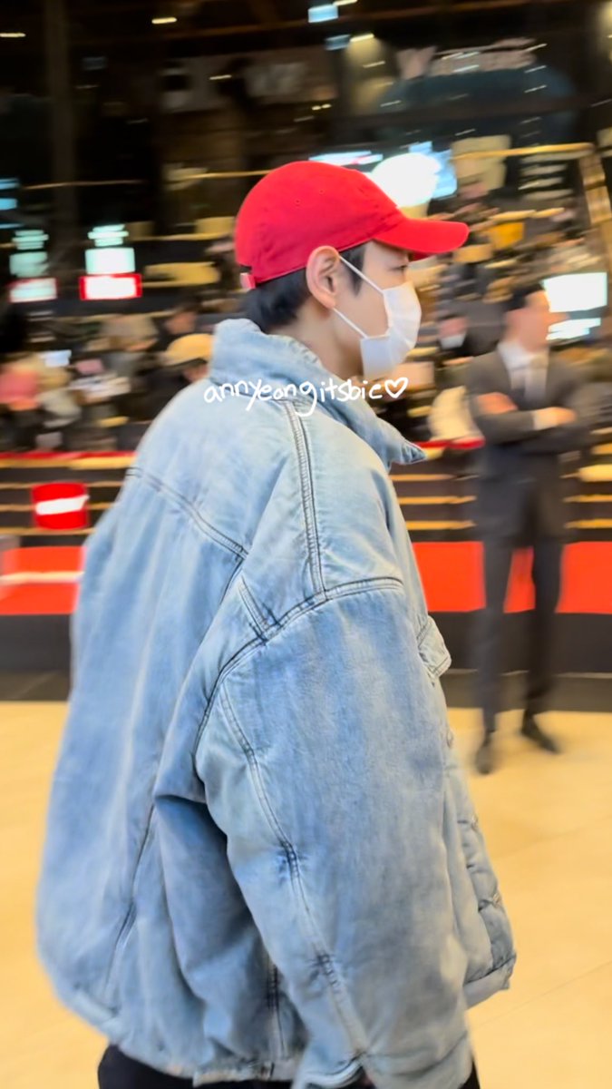 annyeongitsbie's tweet photo. 250319 #승부 The Match Premiere
VIP 시사회

Tiba tiba lewat depan mata... kaget woi
#BigBang #TOP #최승현 #탑 #빅뱅 https://t.co/FEbzy4N0E3