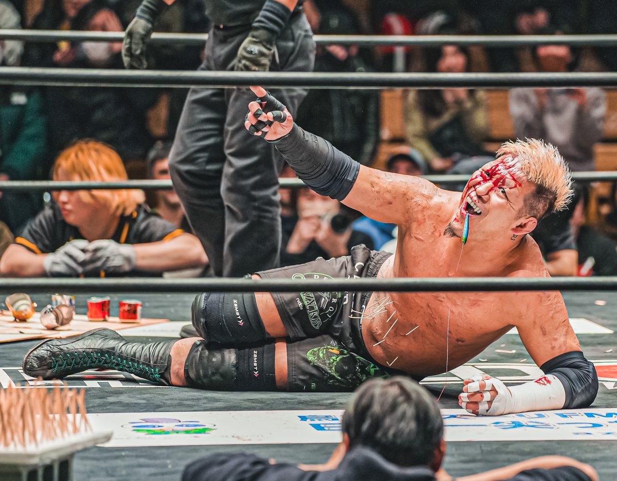 2025.3.19 FREEDOMS・後楽園
口にルアー引っかかって腹に爪楊枝刺さっててこの表情！
#pw_freedoms
#竹田誠志
#クレイジーキッド
#デスマッチ