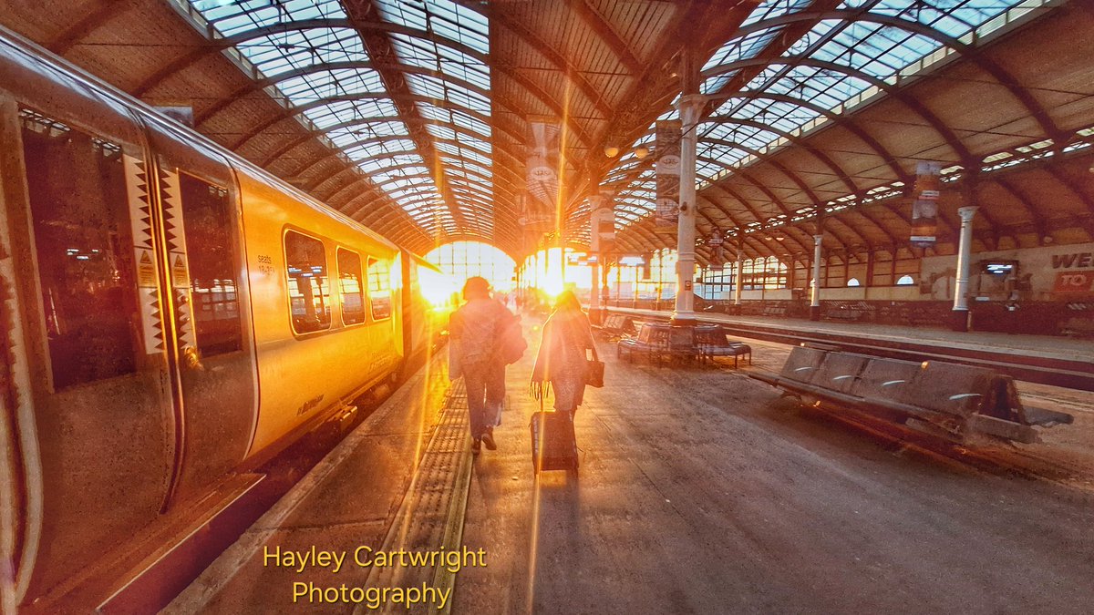 Hayley Cartwright ππ¬ (@haykate) on Twitter photo A wonderful day <a href="/hulltruck/">Hull Truck Theatre</a> ended, walking into a blaze of sunshine! Thank you once again, everyone involved <a href="/rampsonthemoon/">Rampsonthemoon</a> #actor #director #theatre πΈ by me! A wonderful day <a href="/hulltruck/">Hull Truck Theatre</a> ended, walking into a blaze of sunshine! Thank you once again, everyone involved <a href="/rampsonthemoon/">Rampsonthemoon</a> #actor #director #theatre πΈ by me!