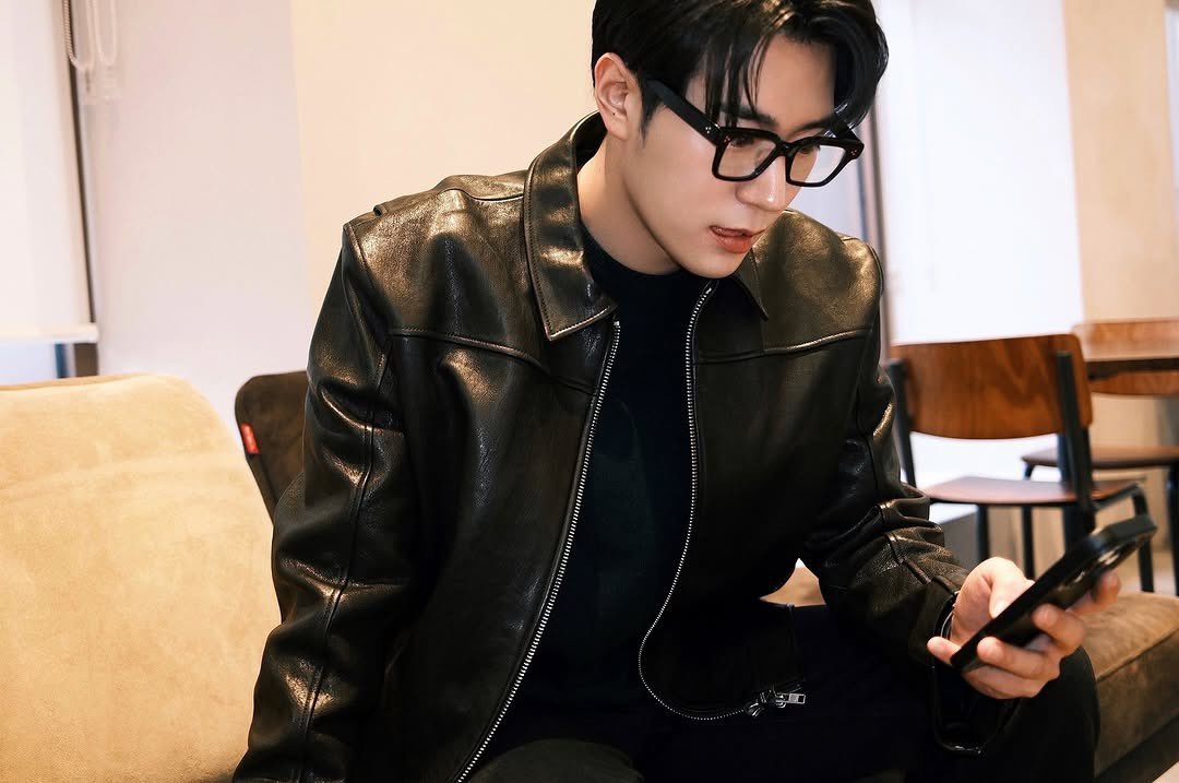 떠함아내우주야 tweet media
