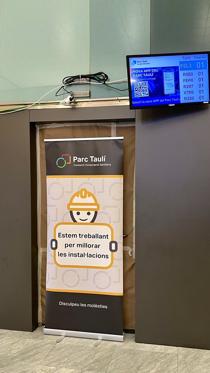 La Unitat de Farmàcia Ambulatòria i Pacient Extern (UFAPEx) està en procés de millora! 
Continuen les obres per a la implantació d'un sistema automatitzat que augmentarà la seguretat del pacient. Pot ser que el temps d'espera dels pacients es vegi lleugerament afectat.