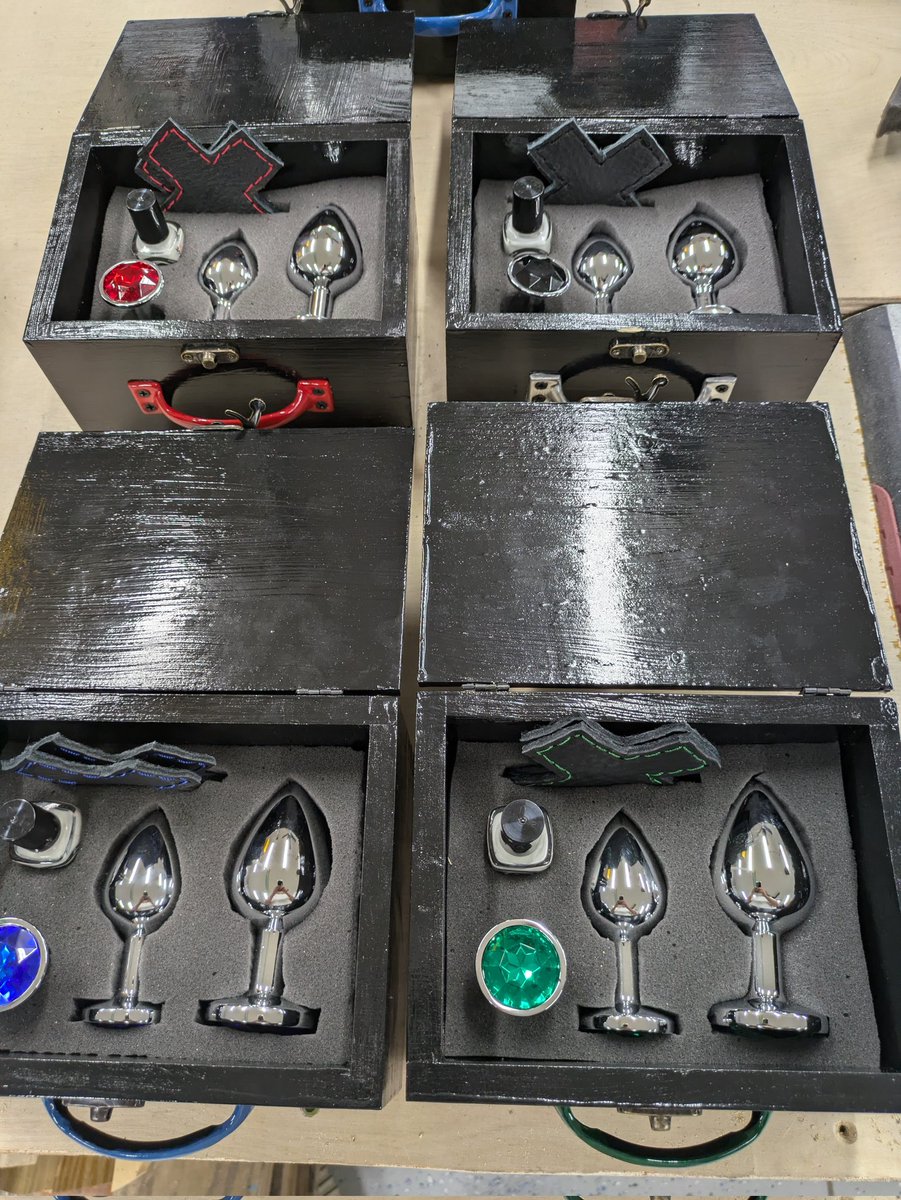 hill_works's tweet photo. Who doesn't love a little butt stuff?
Our hand crafted boxed set gives you 3 different size plugs, a pair of our hand made leather pasties and a bottle of pastie glue all color coordinated for your esthetic enjoyment. Available in 6 colors. $75 per set.
#handmade #booty #naughty https://t.co/9d7gygZet8
