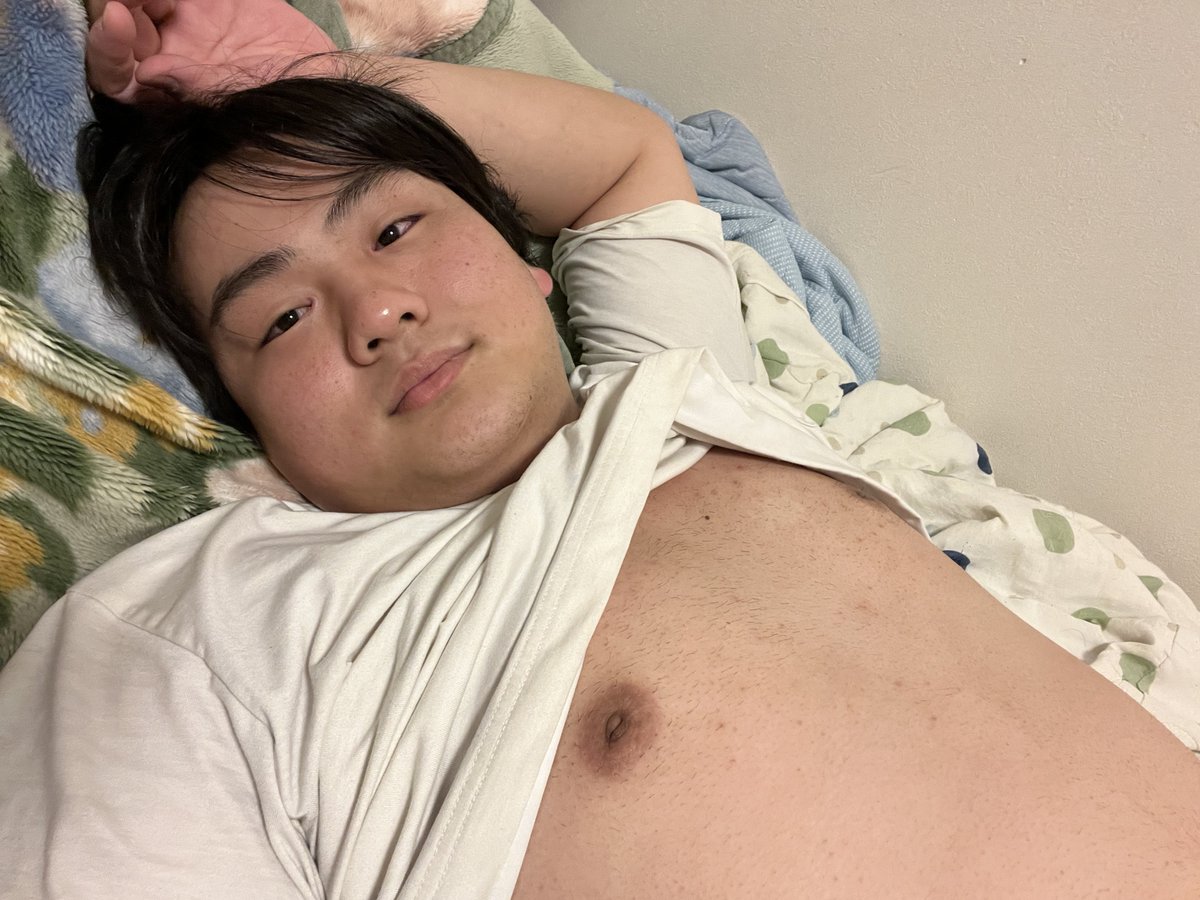 wolfsumousiyo's tweet photo. VRchatやってる人おるかーーーー！！！！！
居たらこのか弱き初心者に知恵を授けくださいーー！！！！！！
写真で釣ります
古いの出します
てかなんなら初だしかも？ https://t.co/Zk5gl5HBRP